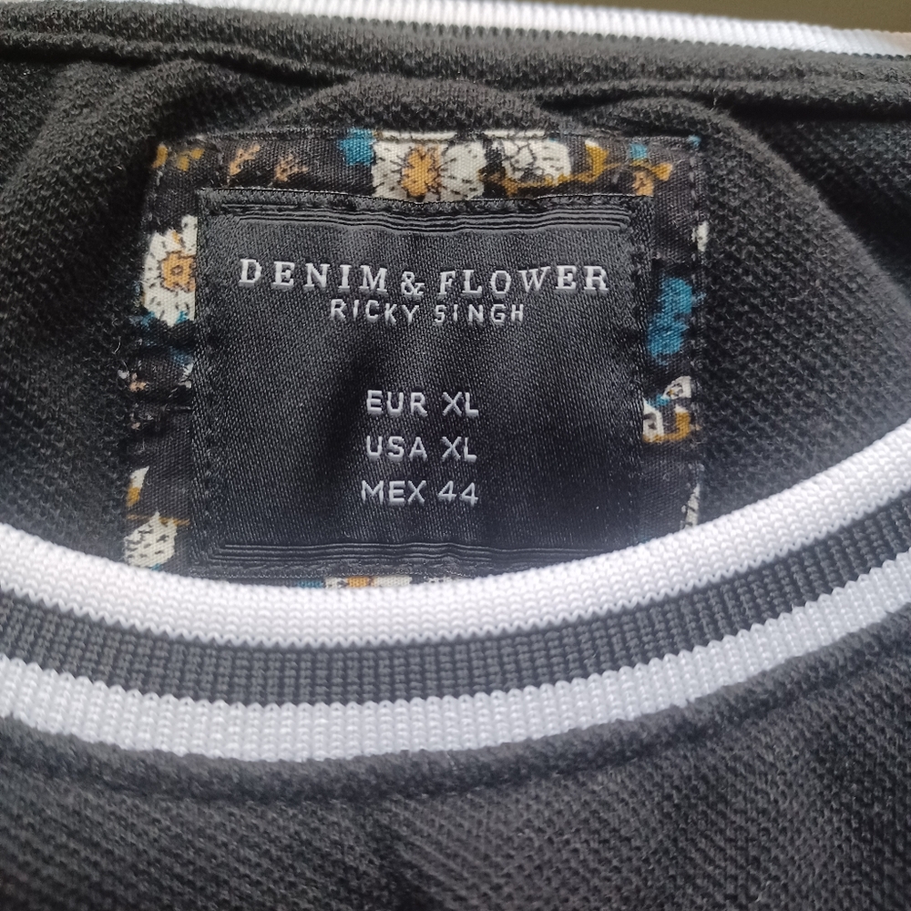 Denim & Flower Black and White T-Shirt Short Sleeve - Picture 3 of 6